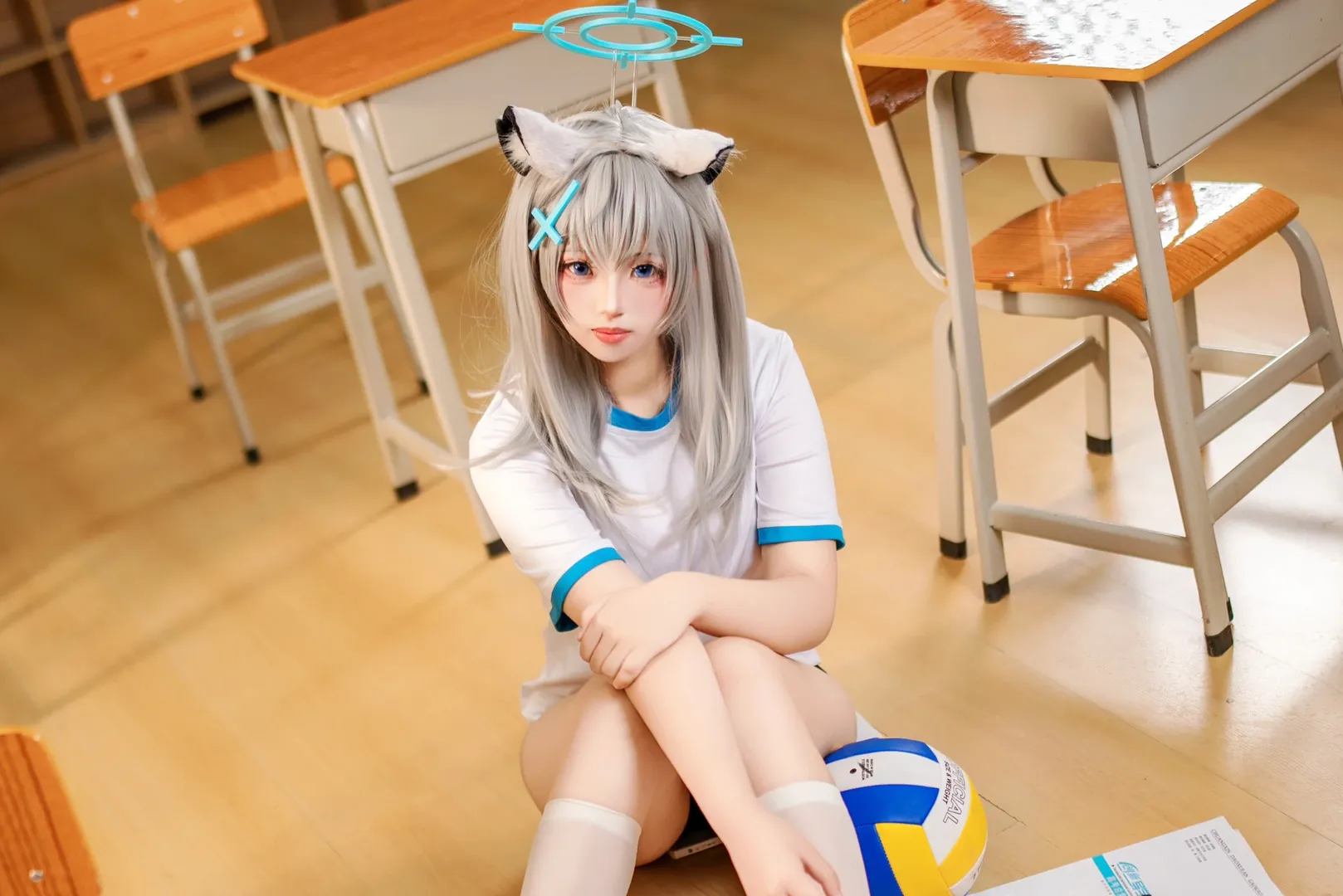 蔚蓝档案, 砂狼白子cos, 银发兽耳, 过膝袜cos, 运动服cosplay