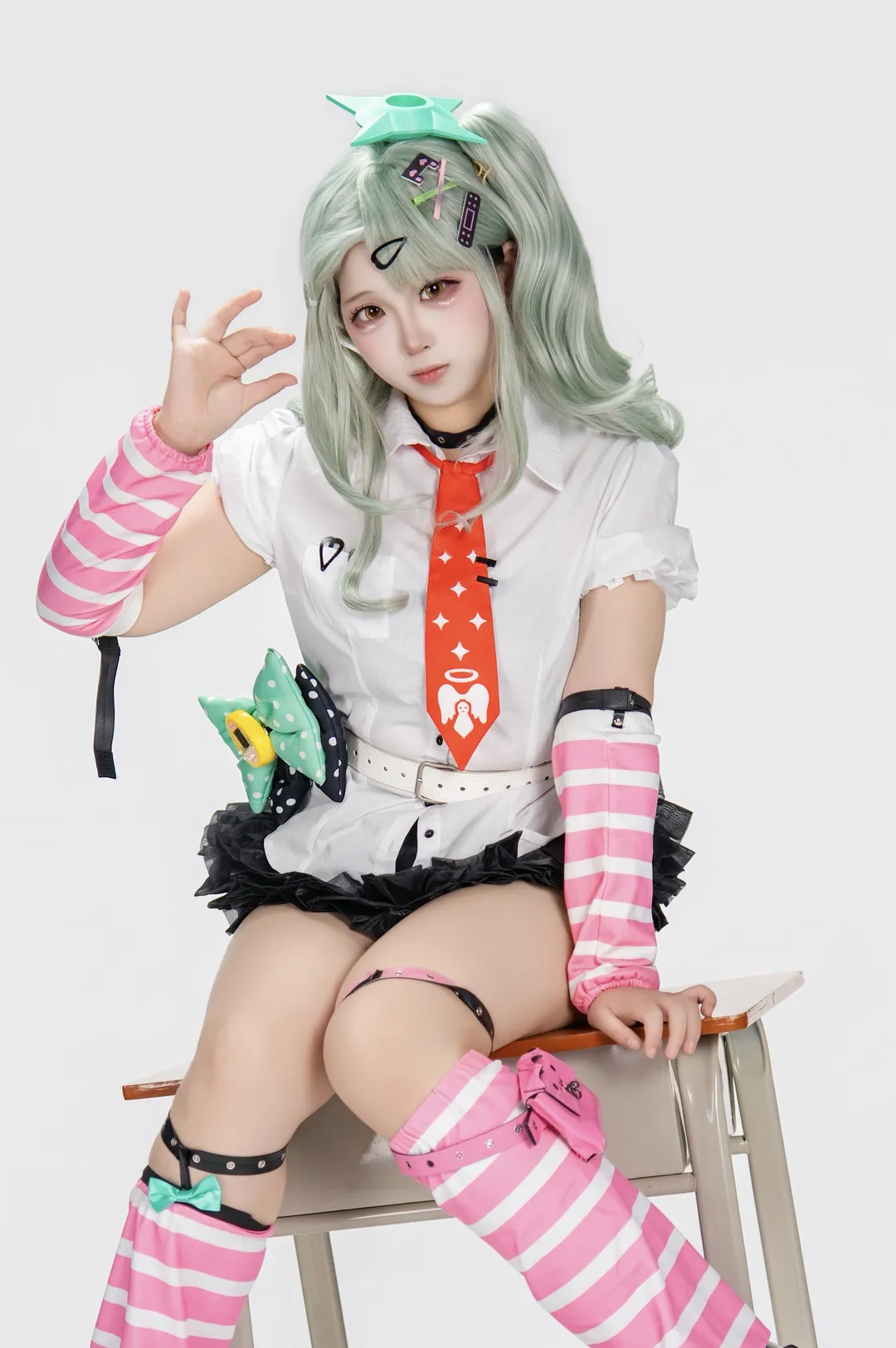 绝区零, cosplay, 千夏cos, 腿环, 粉白条纹 - 第1张