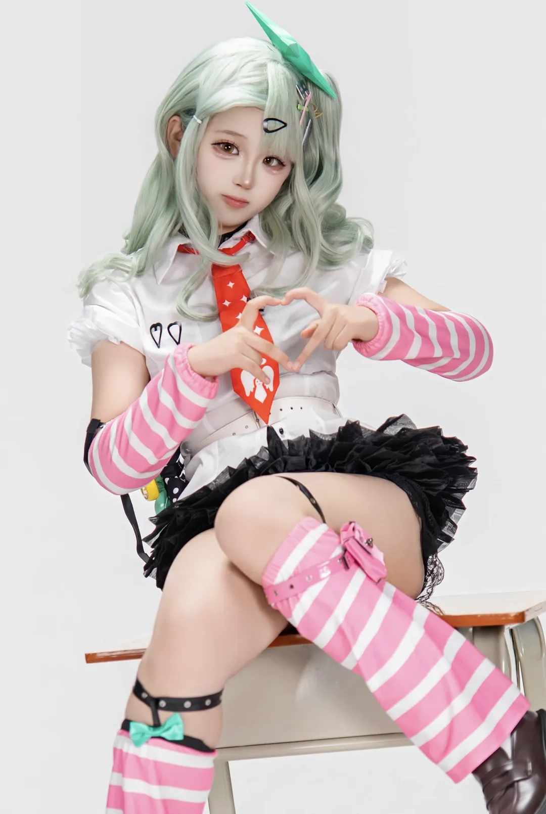 绝区零, cosplay, 千夏cos, 腿环, 粉白条纹 - 第2张