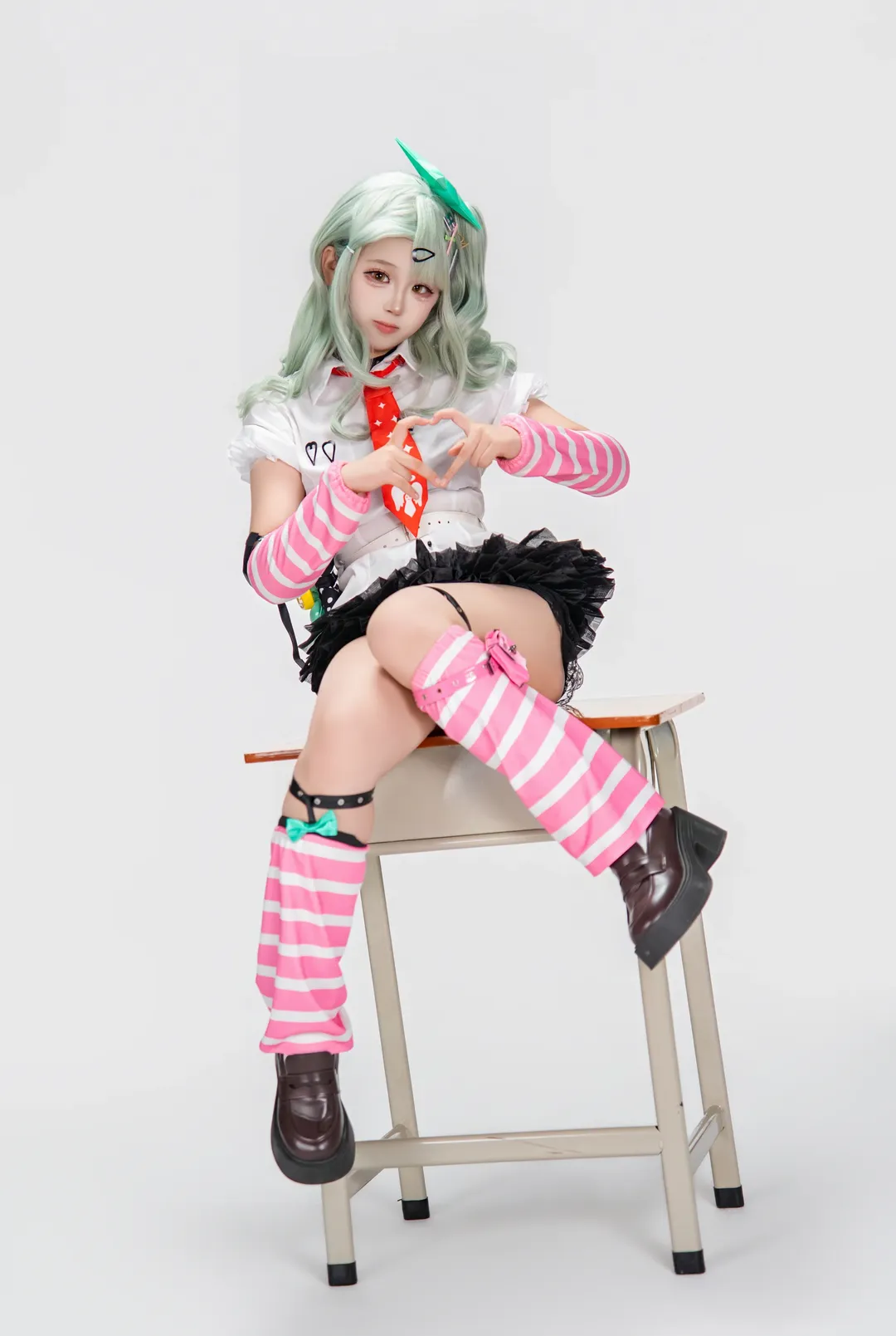 绝区零, cosplay, 千夏cos, 腿环, 粉白条纹 - 第4张