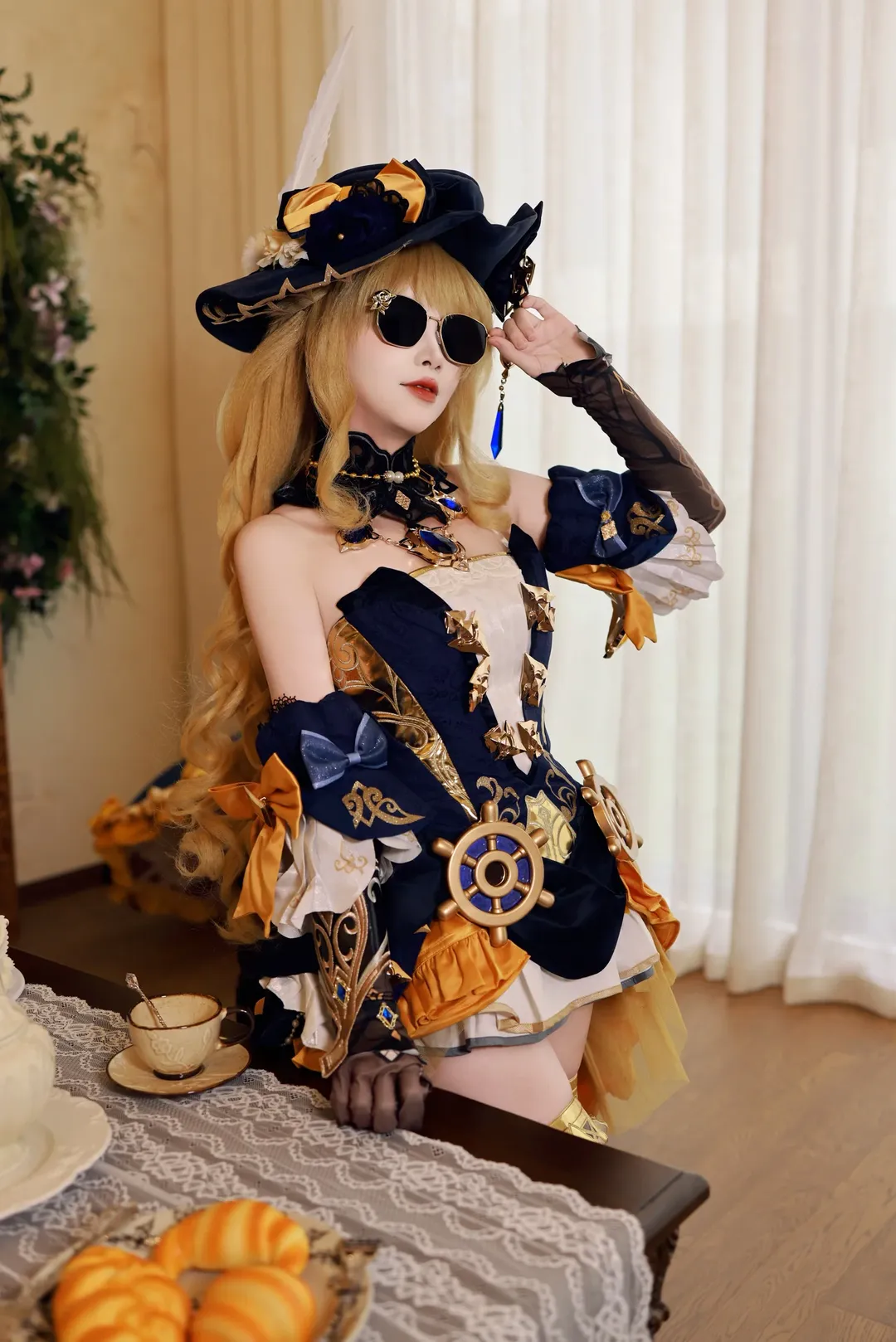 原神, 娜维娅cos, 黑丝穿搭, 原神cosplay, 二次元场照 - 第5张