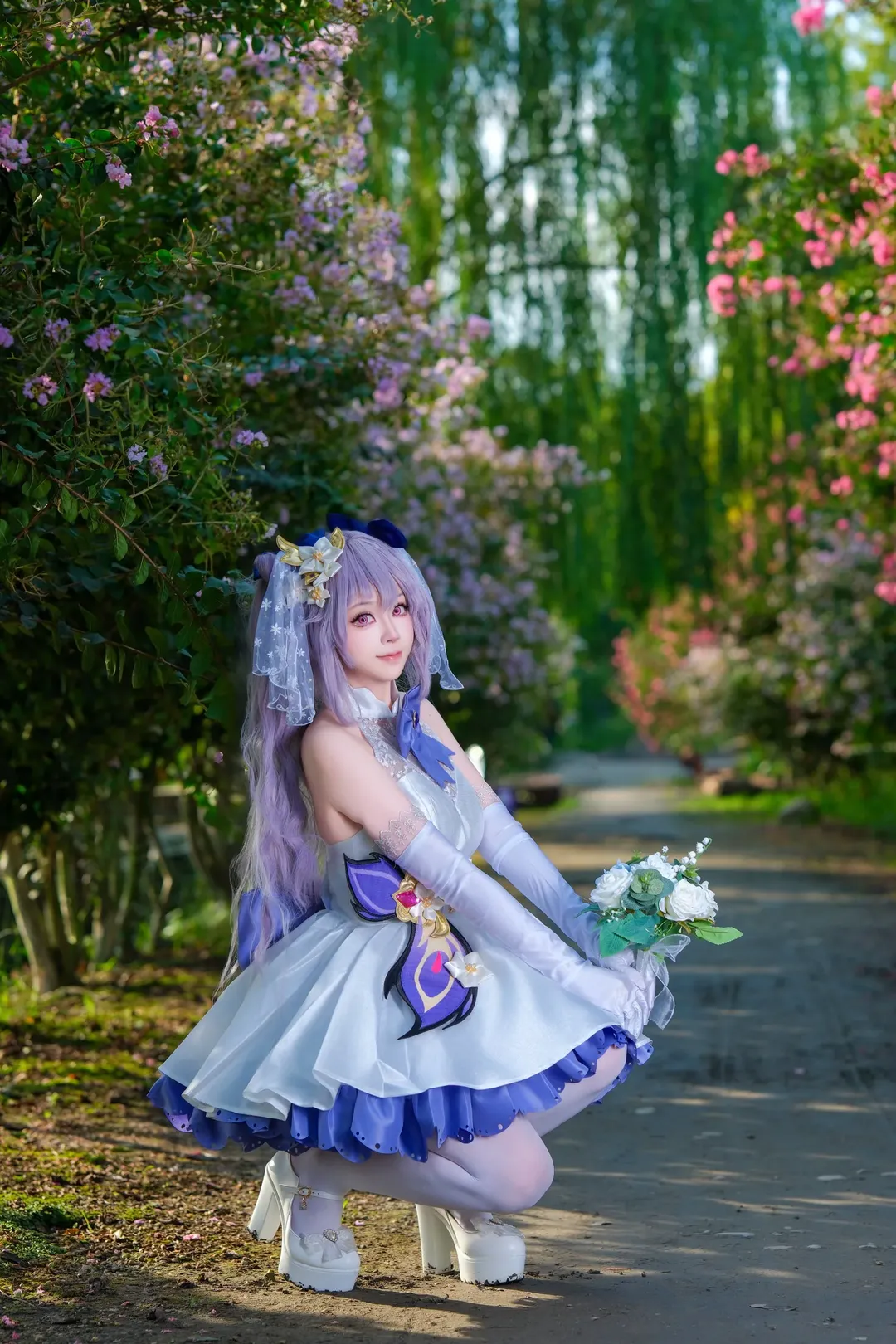 Genshin Impact, Outdoor photography, White thigh-highs outfit, Cosplay daily life, Keqing bride cosplay