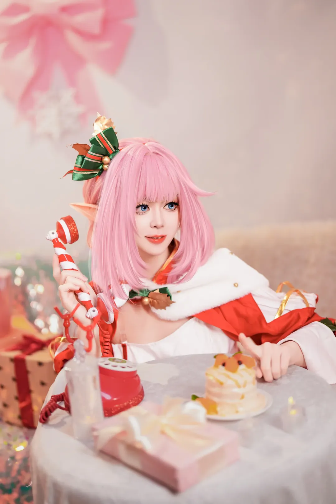 爱莉希雅cos, 崩坏3, 精灵耳, 红丝袜, 圣诞装cosplay - 第4张