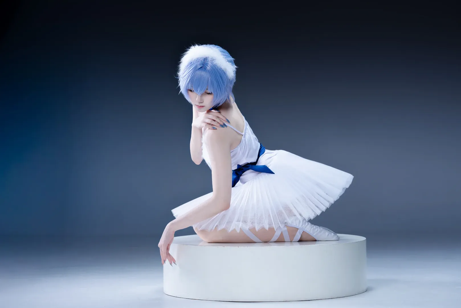 绫波丽cos, 新世纪福音战士, 自然感cosplay, 古早味妆容, 芭蕾风穿搭 - 第5张
