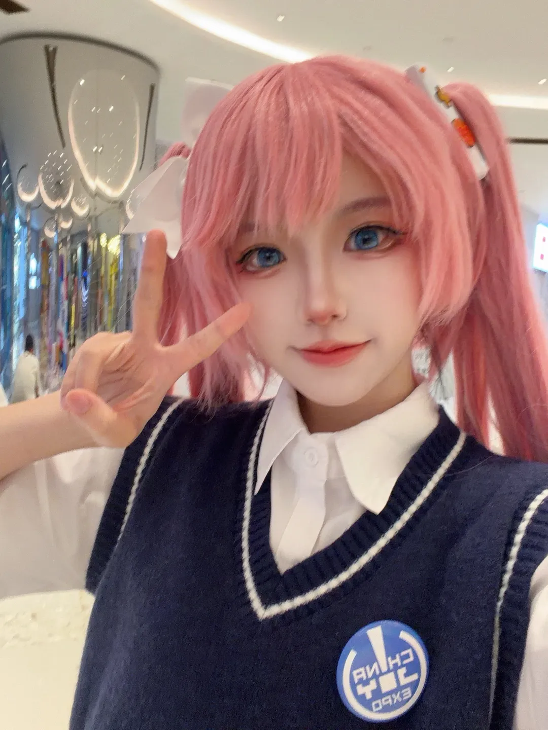 cosplay, 粉发双马尾, 学院风穿搭, 商场外拍, CJ看板娘