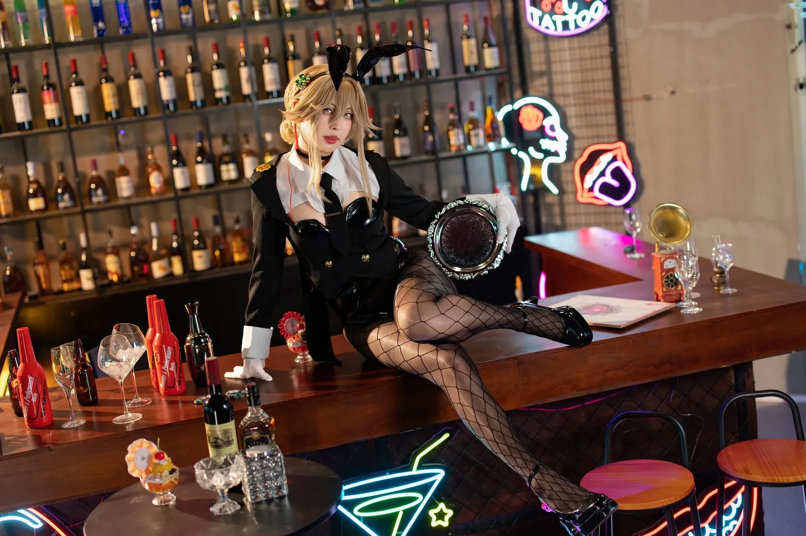 胜利女神Nikke, 酒吧写真, 兔女郎cosplay, 网袜穿搭, 爱德cos - 第7张