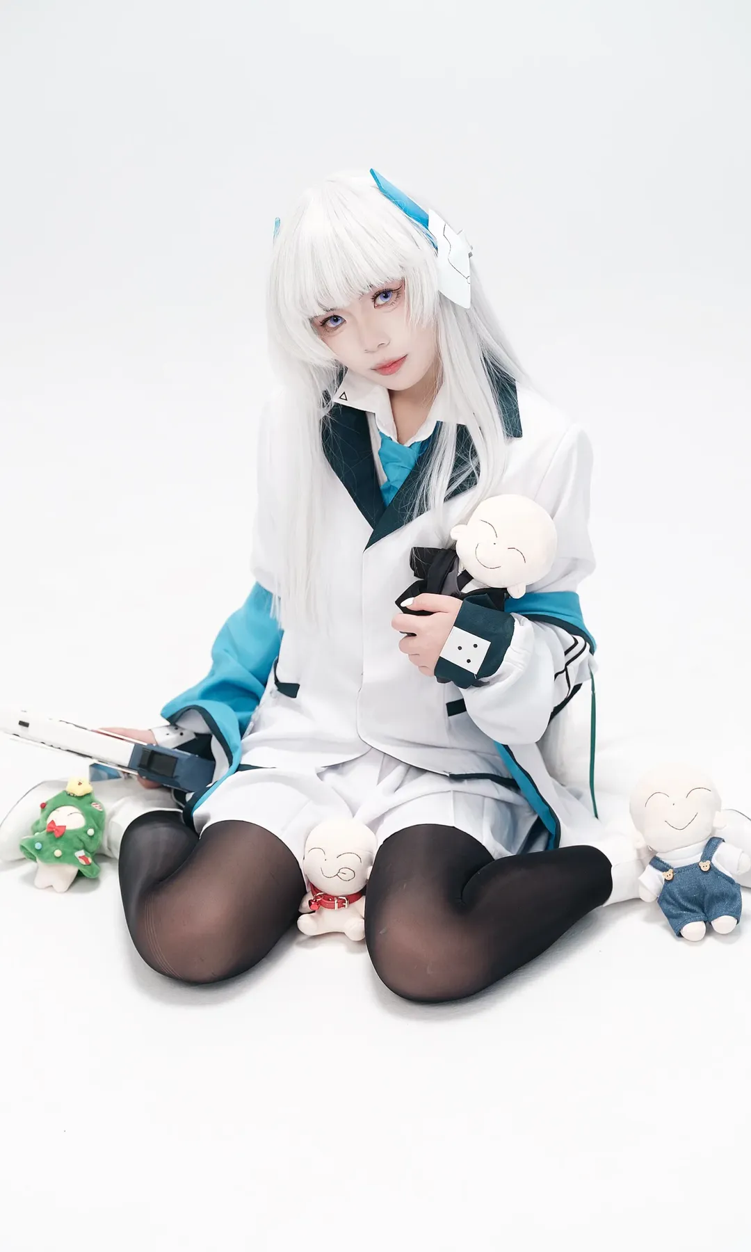 二次元摄影, 蔚蓝档案, 生盐诺亚cos, 白毛cosplay, 黑丝穿搭 - 第1张