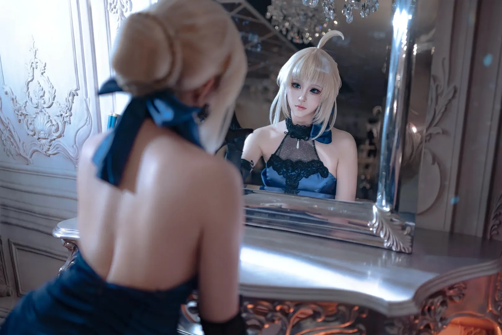 阿尔托莉雅cos, Fate, 二次元cosplay, 镜面摄影, 蓝礼服 - 第2张