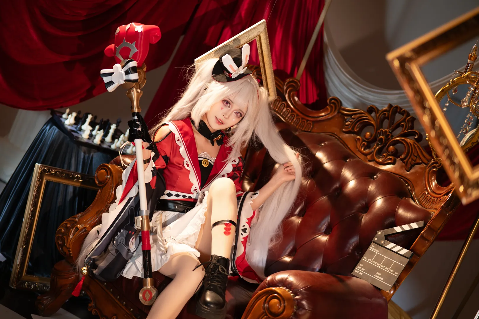 崩坏星穹铁道, 火花cos, cosplay摄影, 复古场景搭建, 红黑白穿搭 - 第4张