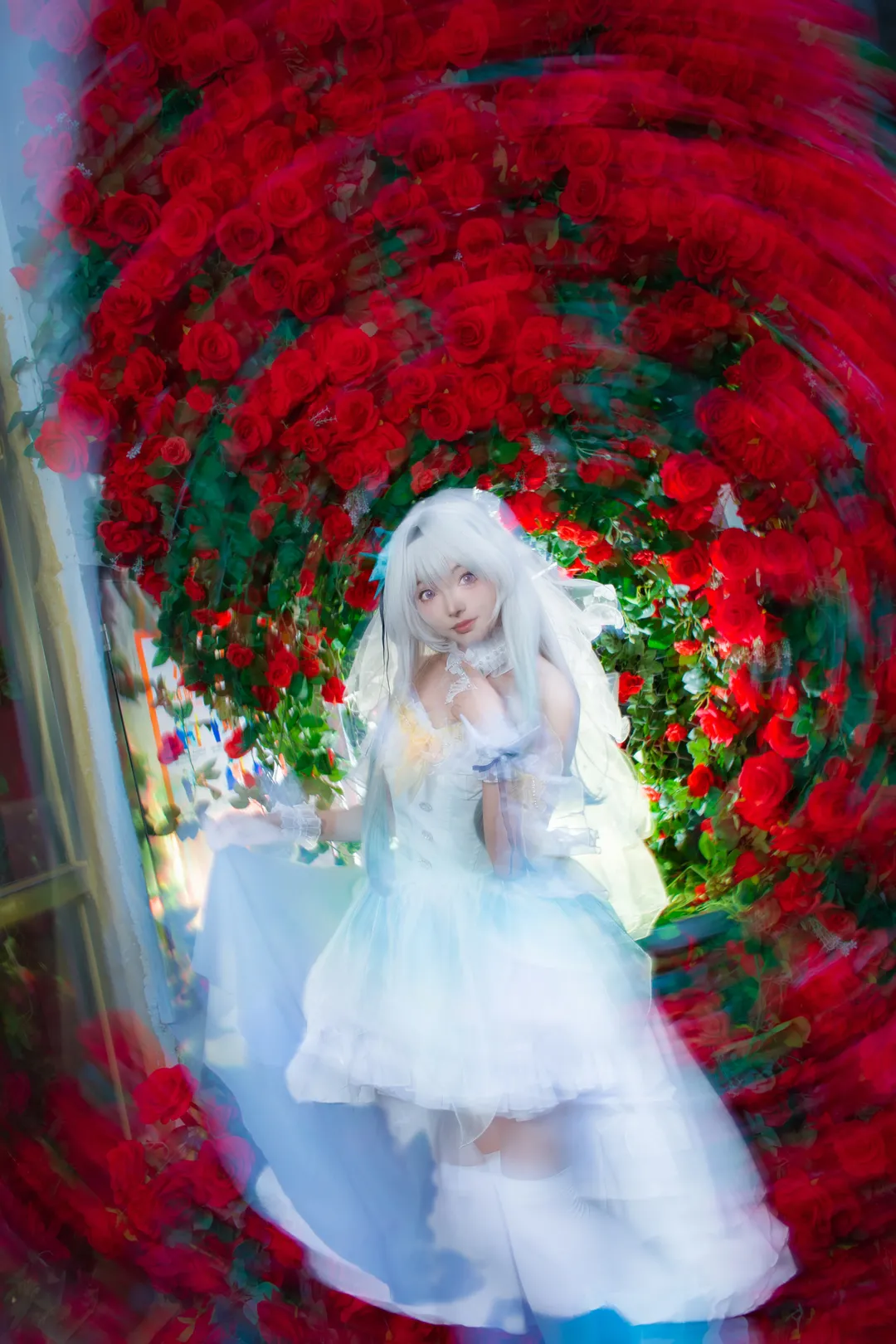 崩壊：スターレイル, ホタル コスプレ, 白ニーソコーデ, 花嫁ホタル, ぐるぐるボケ撮影 - 2枚目
