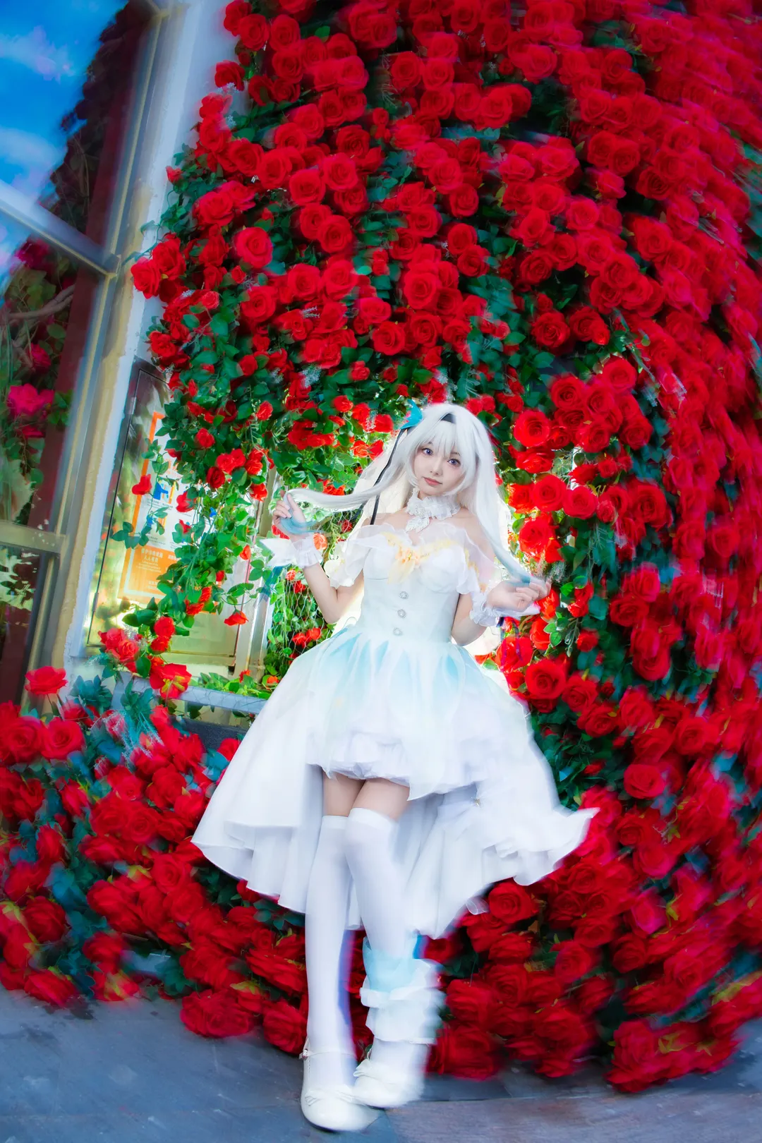 崩壊：スターレイル, ホタル コスプレ, 白ニーソコーデ, 花嫁ホタル, ぐるぐるボケ撮影 - 4枚目