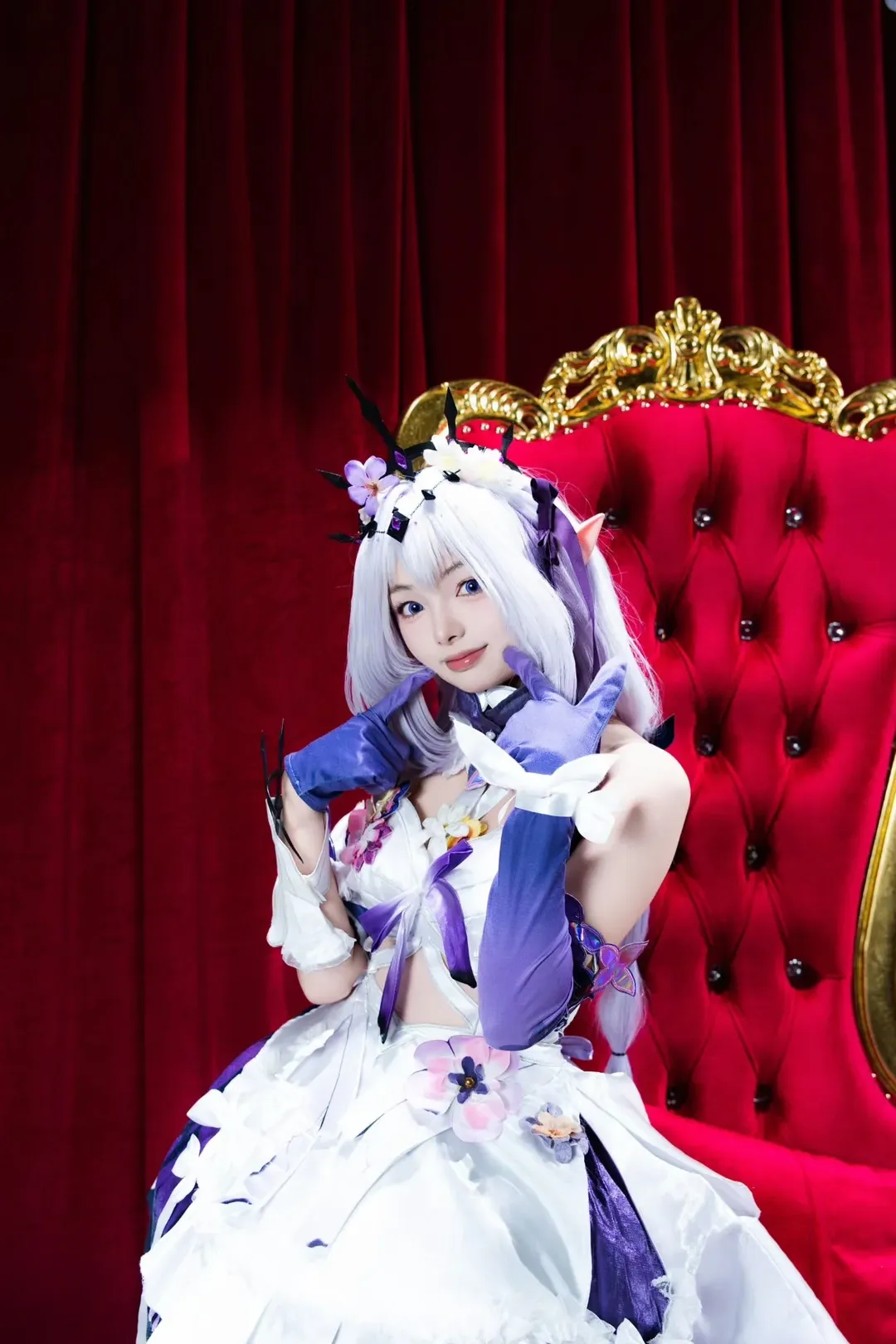 二次元摄影, 白丝穿搭, 精灵耳妆造, 崩坏星穹铁道cosplay, 红椅写真 - 第6张