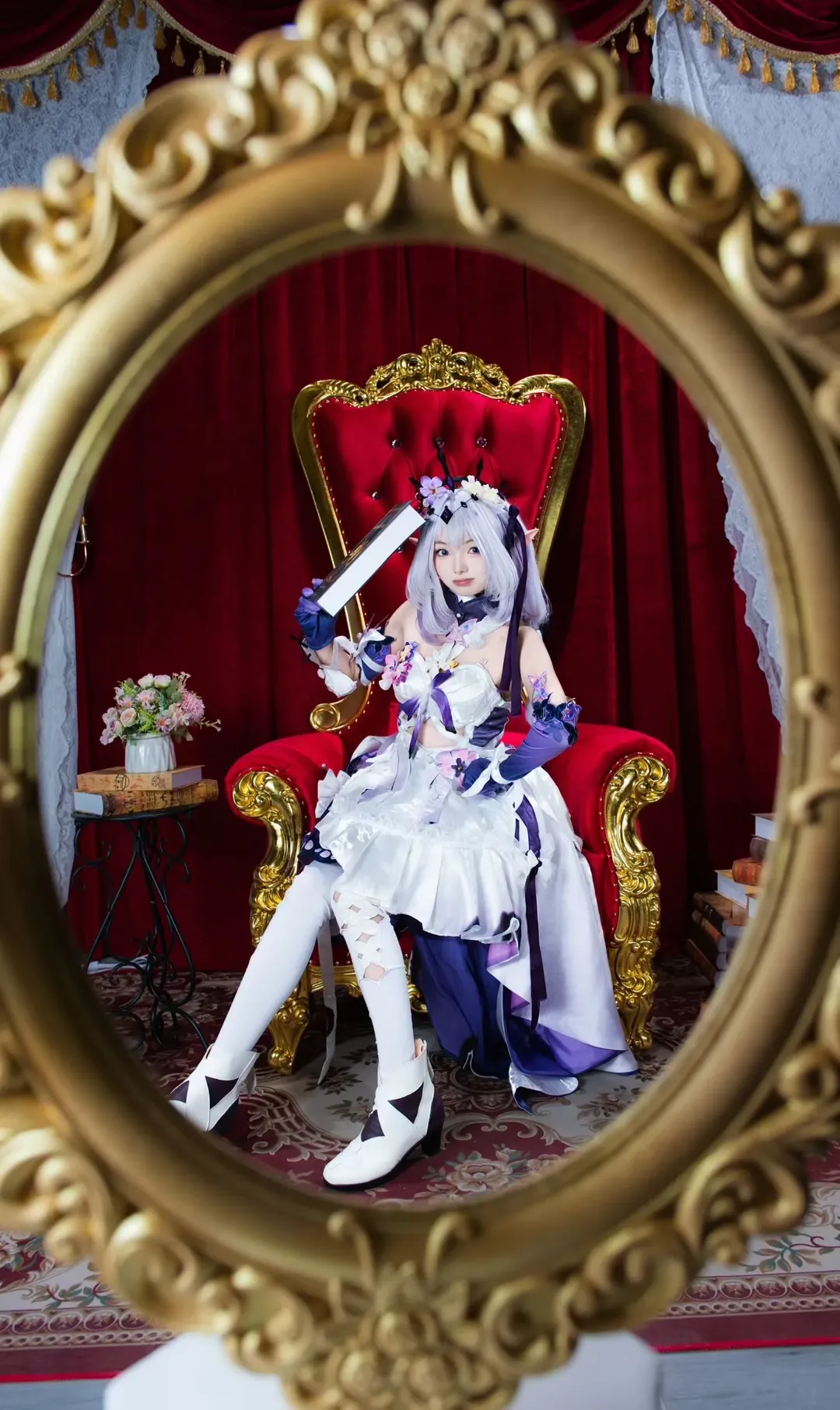 二次元摄影, 白丝穿搭, 精灵耳妆造, 崩坏星穹铁道cosplay, 红椅写真 - 第9张