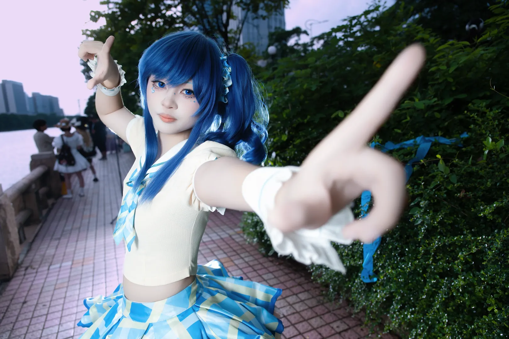 cosplay摄影, 蓝发双马尾, 广州萤火虫漫展, 偶像活动, 雾矢葵cos - 第1张