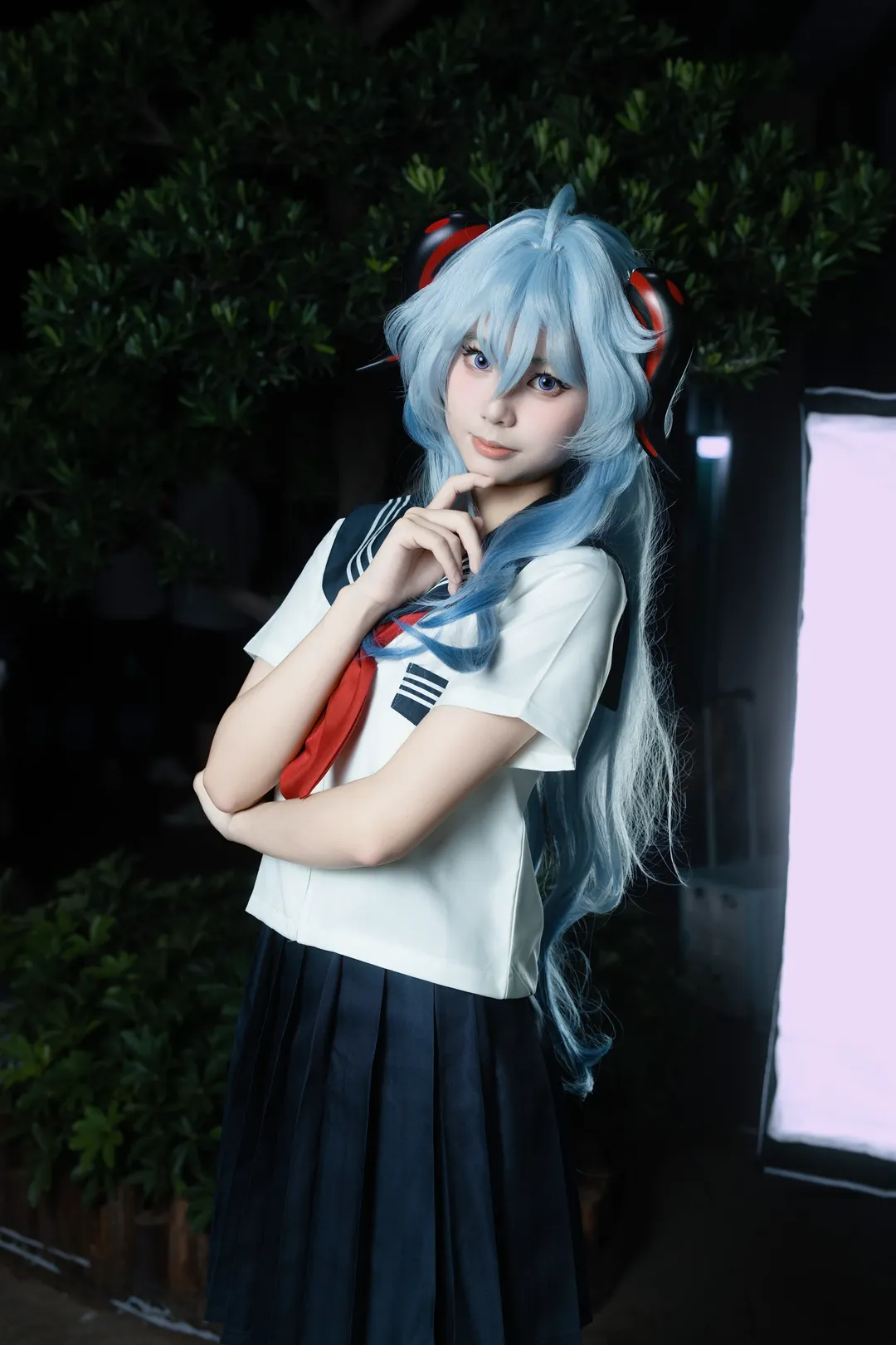 原神, 甘雨cos, JK制服, 夜景cos, 广州萤火虫漫展 - 第1张