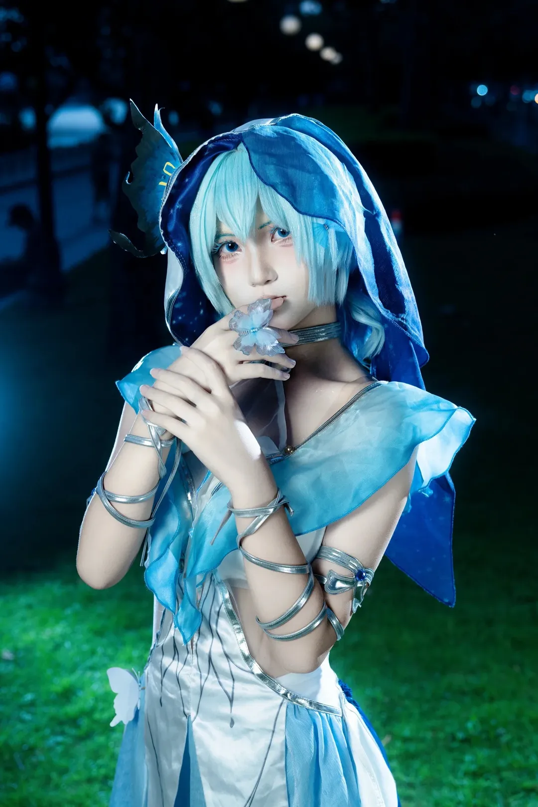 鳴潮, ショアキーパー コスプレ, イベント撮影, 夜間撮影コスプレ, 青系キャラクター - 1枚目