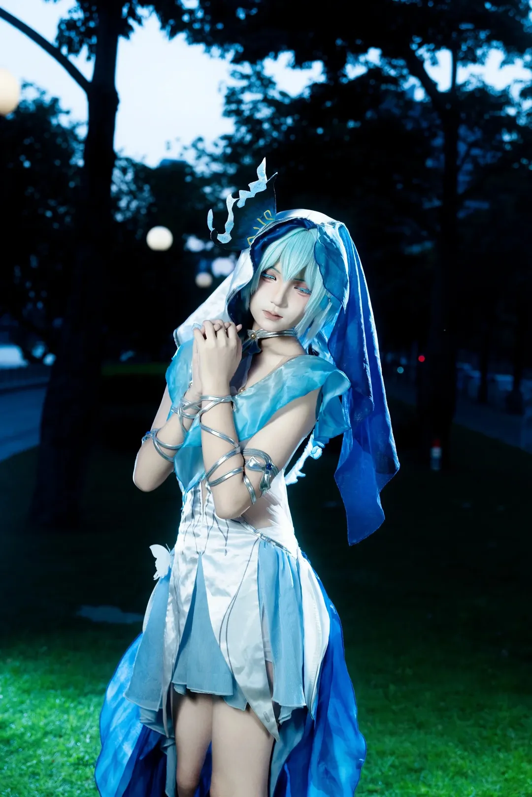 Wuthering Waves, The Shorekeeper cosplay, Convention photography, Night shoot cosplay, Blue-themed character