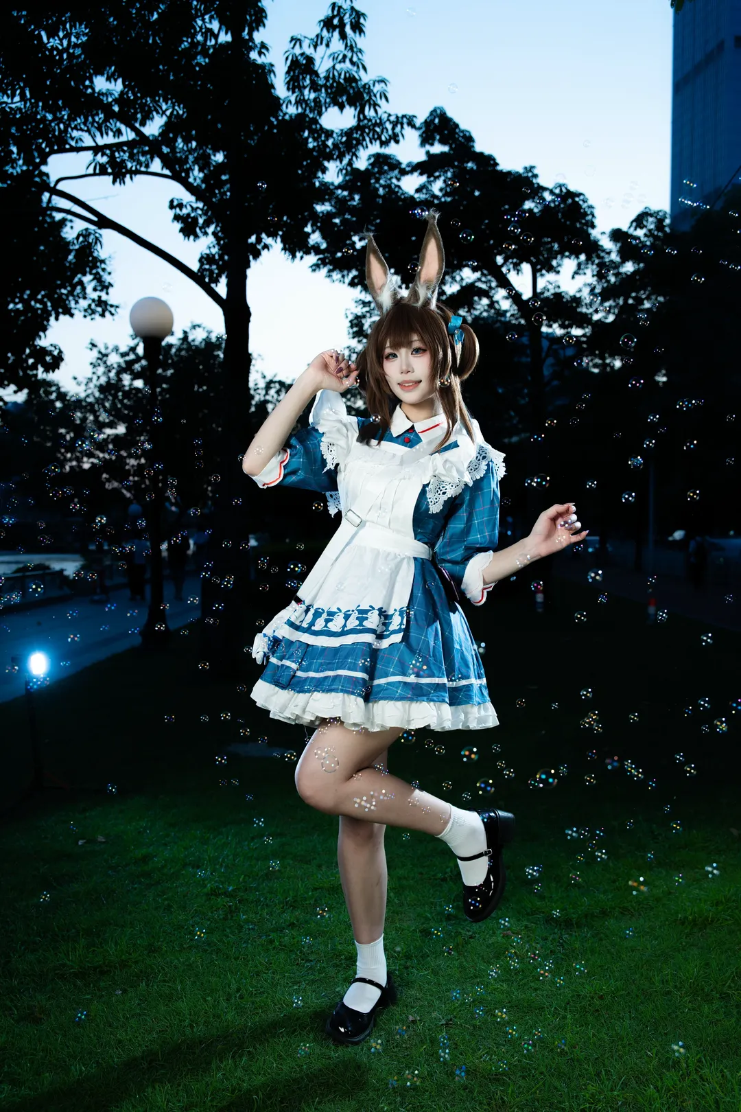 メイド服, アークナイツ, イベント撮影, アーミヤ コスプレ, 屋外夜景 - 1枚目