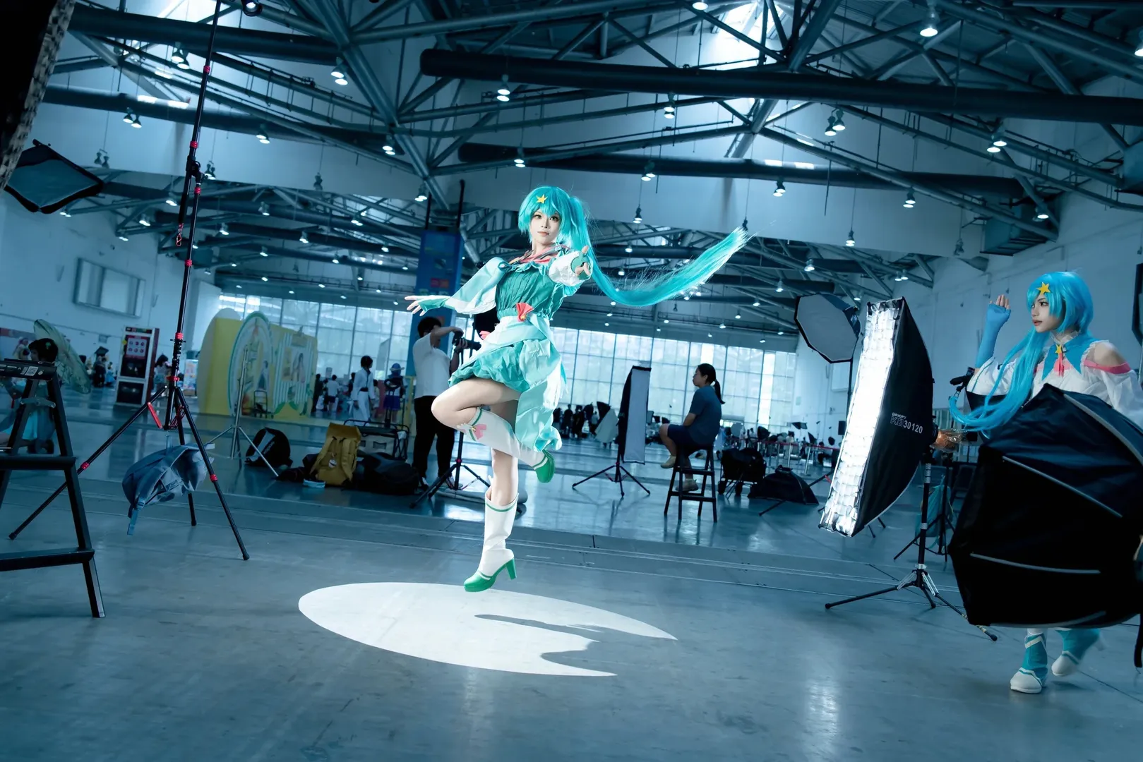 白ストッキング, コスプレ撮影, 中山アニメ展, ベイベイとヤーヤーコスプレ, バララシャオモーシェン - 4枚目