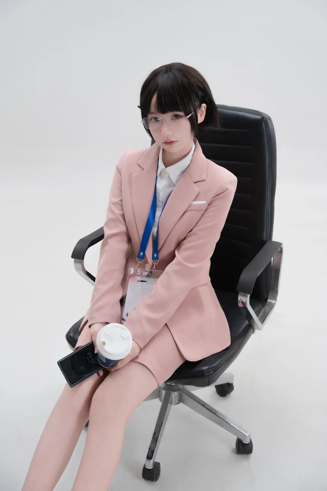 スタジオ撮影, オフィスコーデ, 肌色ストッキング, OL風コスプレ, 仕事中のサボり - 3枚目