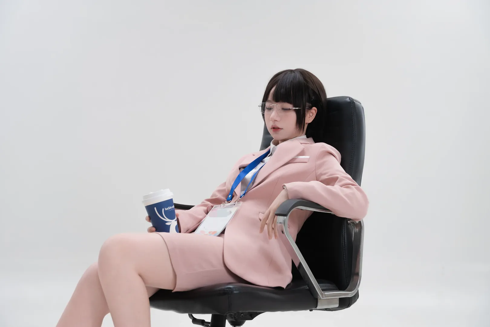 スタジオ撮影, オフィスコーデ, 肌色ストッキング, OL風コスプレ, 仕事中のサボり - 7枚目