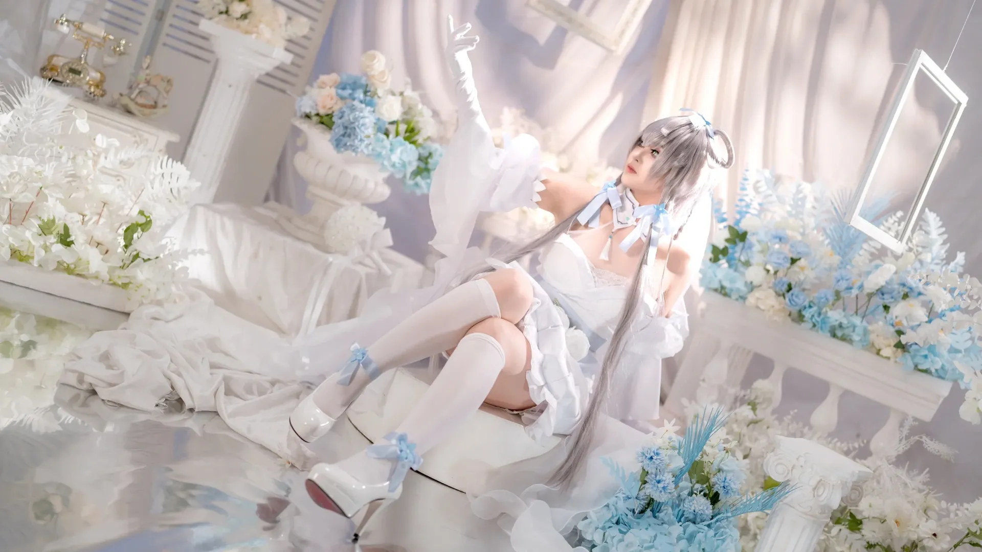 洛天依 コスプレ, コスプレ撮影, 洛天依, 花嫁コスプレ, 白ストッキング - 5枚目