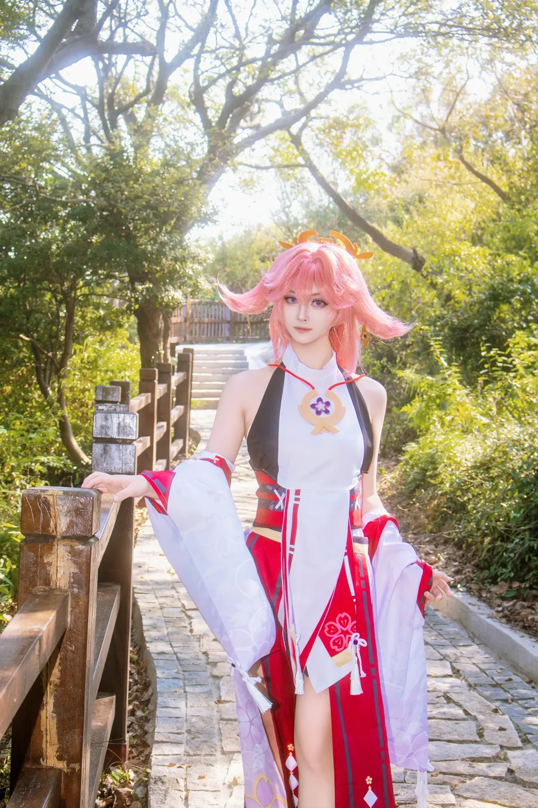原神, 八重神子cos, 漫展摄影, 户外cosplay, 和风巫女 - 第2张