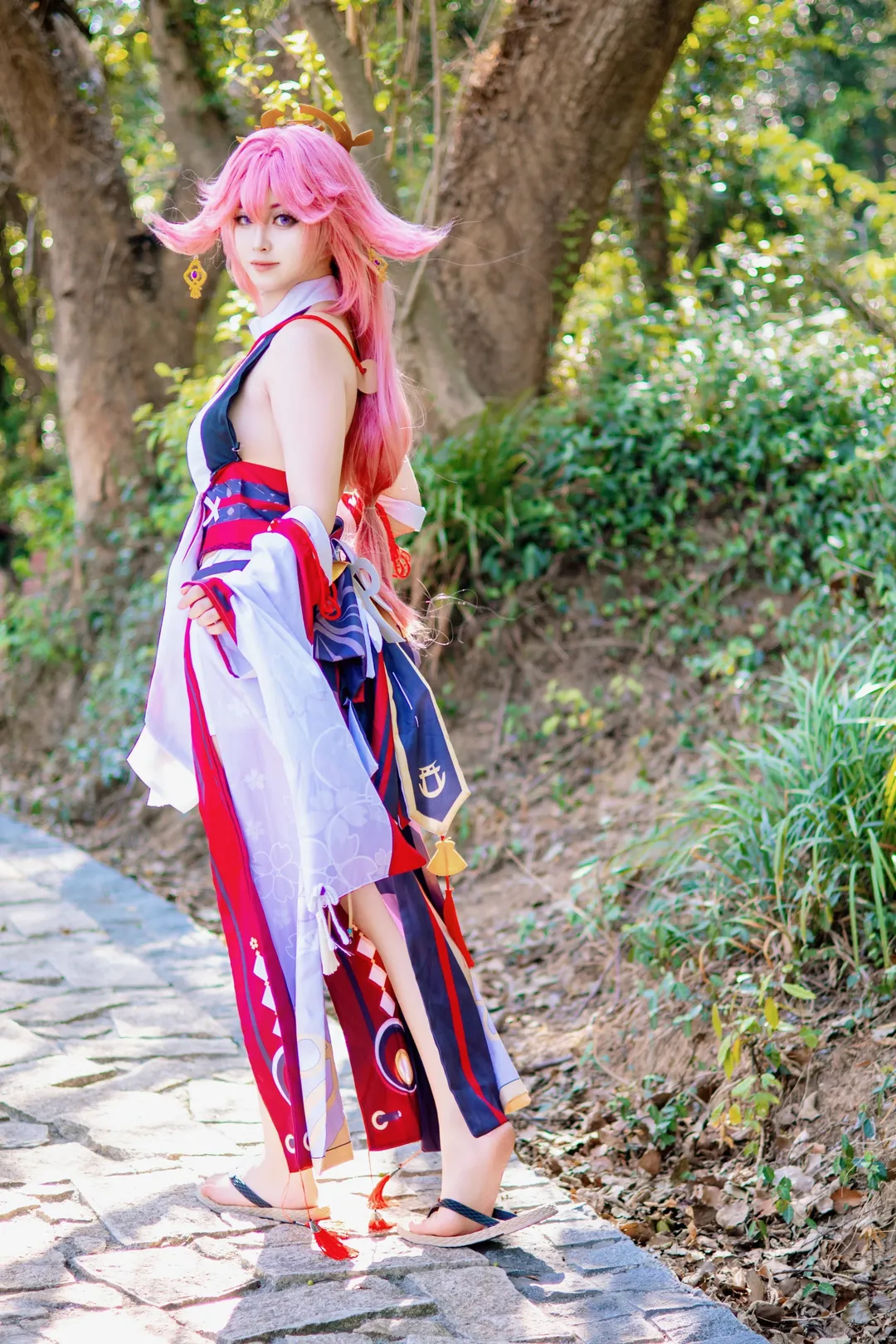 原神, 八重神子cos, 漫展摄影, 户外cosplay, 和风巫女 - 第5张