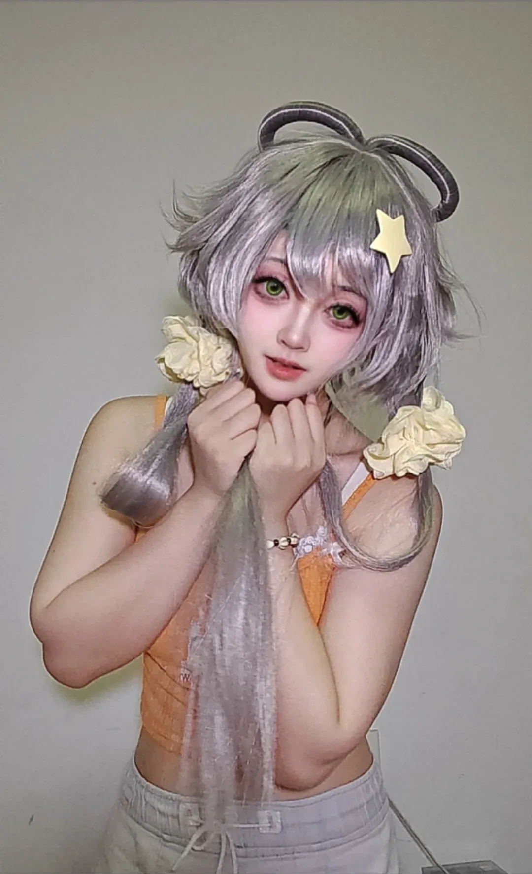 洛天依 コスプレ, 二次元コスプレ, Vsinger, 緑のカラコン, シルバーグレーのショートヘア - 3枚目