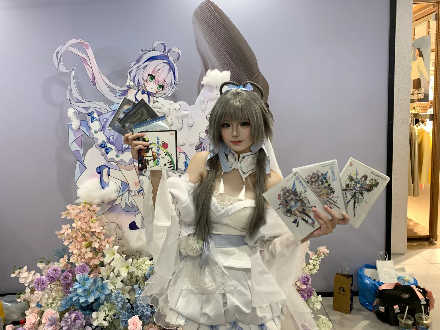 cosplay, 漫展返图, 洛天依cos, 白丝, 洛天依纯蓝幻乐 - 第1张