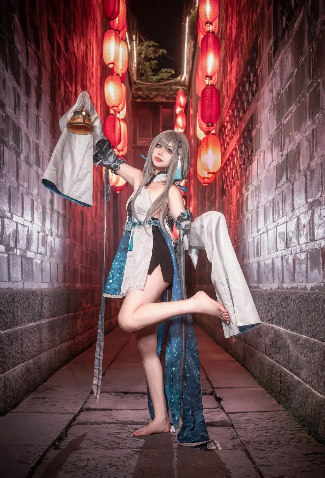 原神, cosplay摄影, 归终cos, 古风夜景, 赤足cos - 第1张