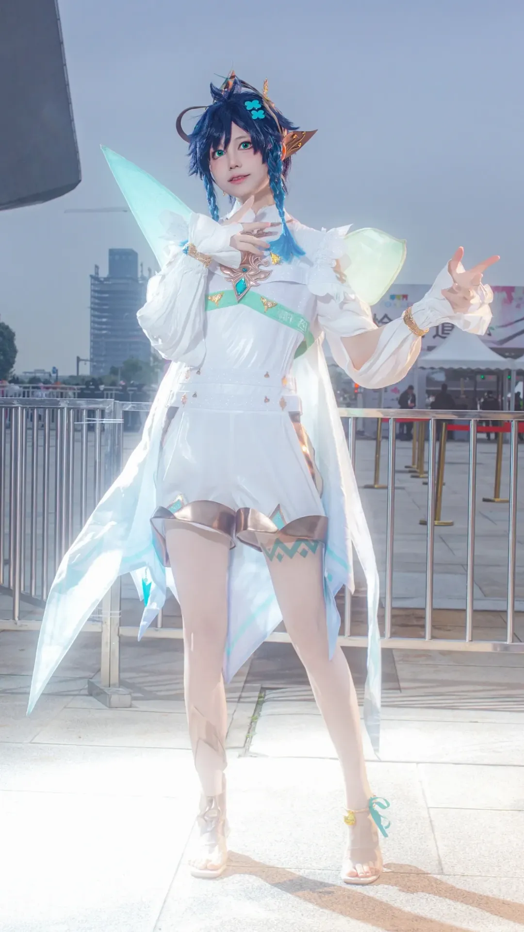 Genshin Impact, Convention photography, White stockings, Cosplay outfit, Venti cosplay