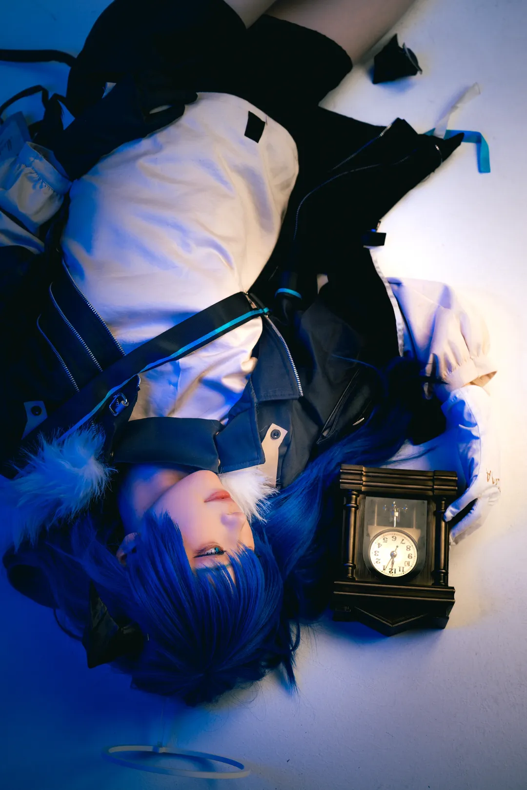 雰囲気のある写真, アークナイツ, 青いロングヘア, モスティマ コスプレ, オーバーニーソックス