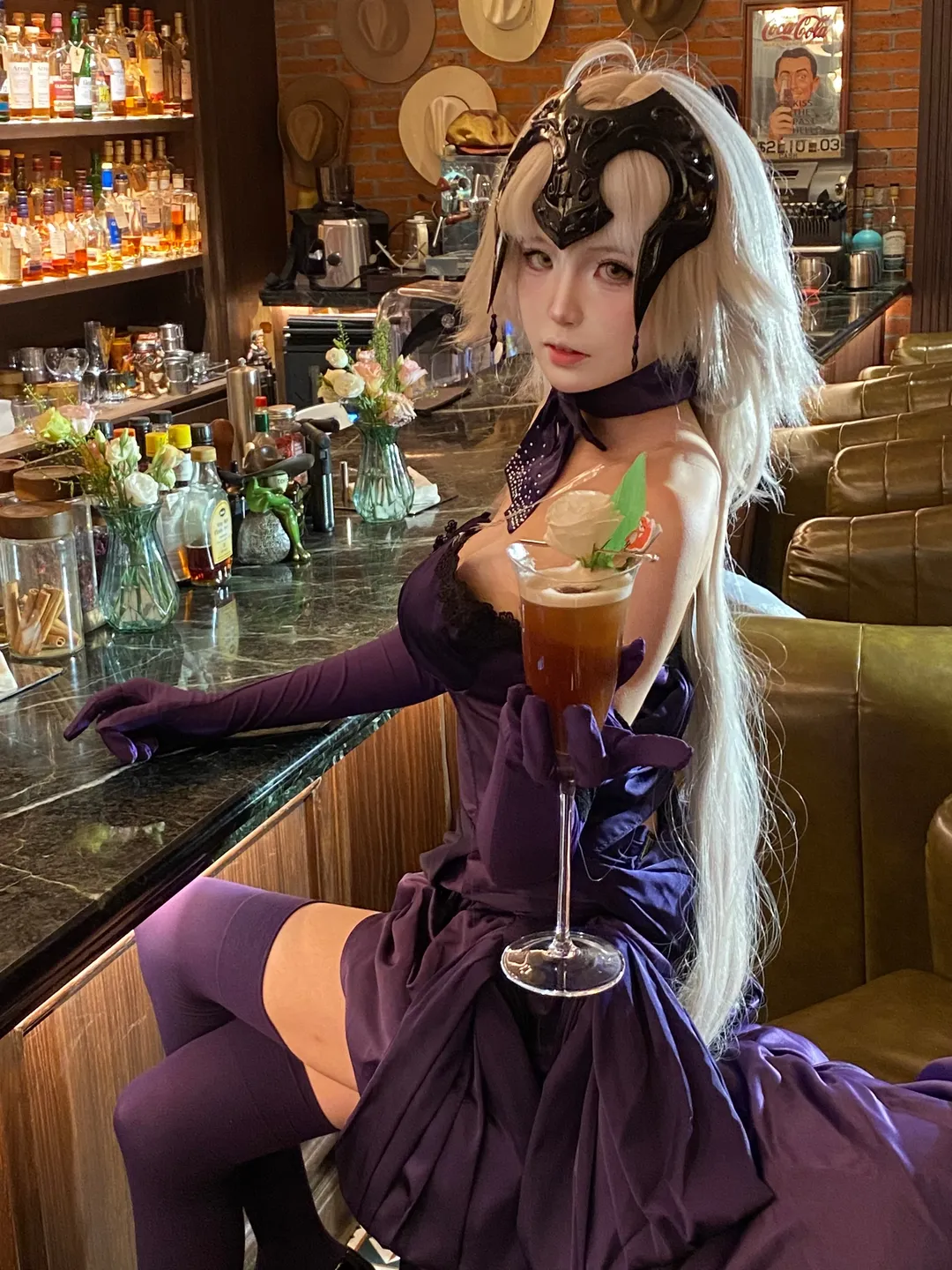 Fate/Grand Order, 黑贞德cos, 醉贞, 酒吧cosplay, 紫色过膝袜