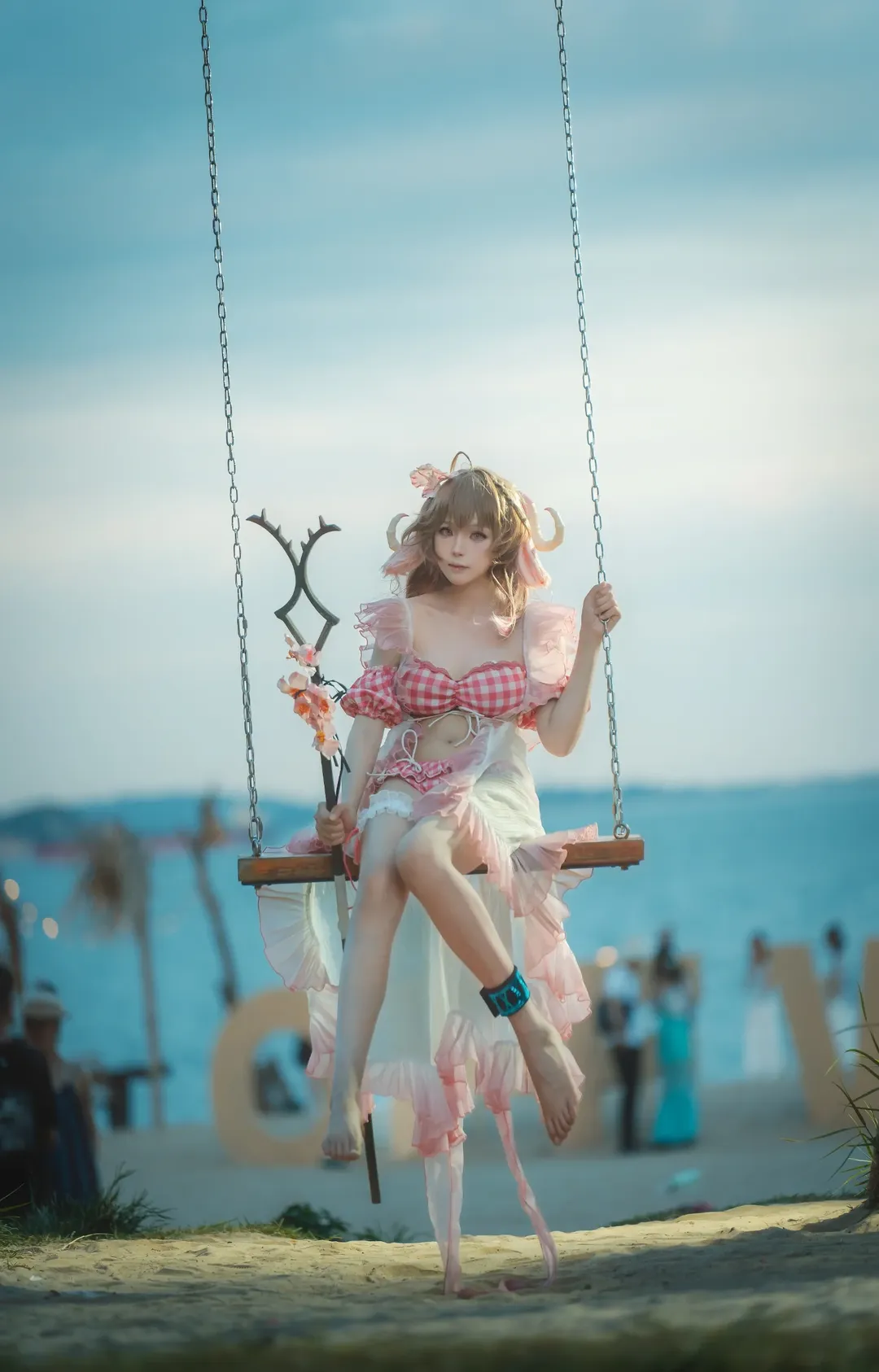 明日方舟, 艾雅法拉cos, 夏日泳装, cosplay摄影, 海边外景