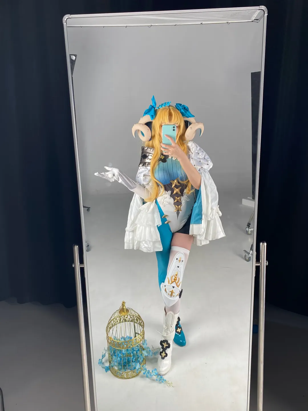 White studio photography, Cosplay photography, Ereshkigal cosplay, Space Ereshkigal, Fate/Grand Order - Image 2