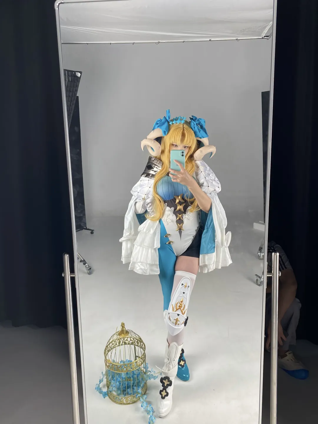 White studio photography, Cosplay photography, Ereshkigal cosplay, Space Ereshkigal, Fate/Grand Order - Image 4