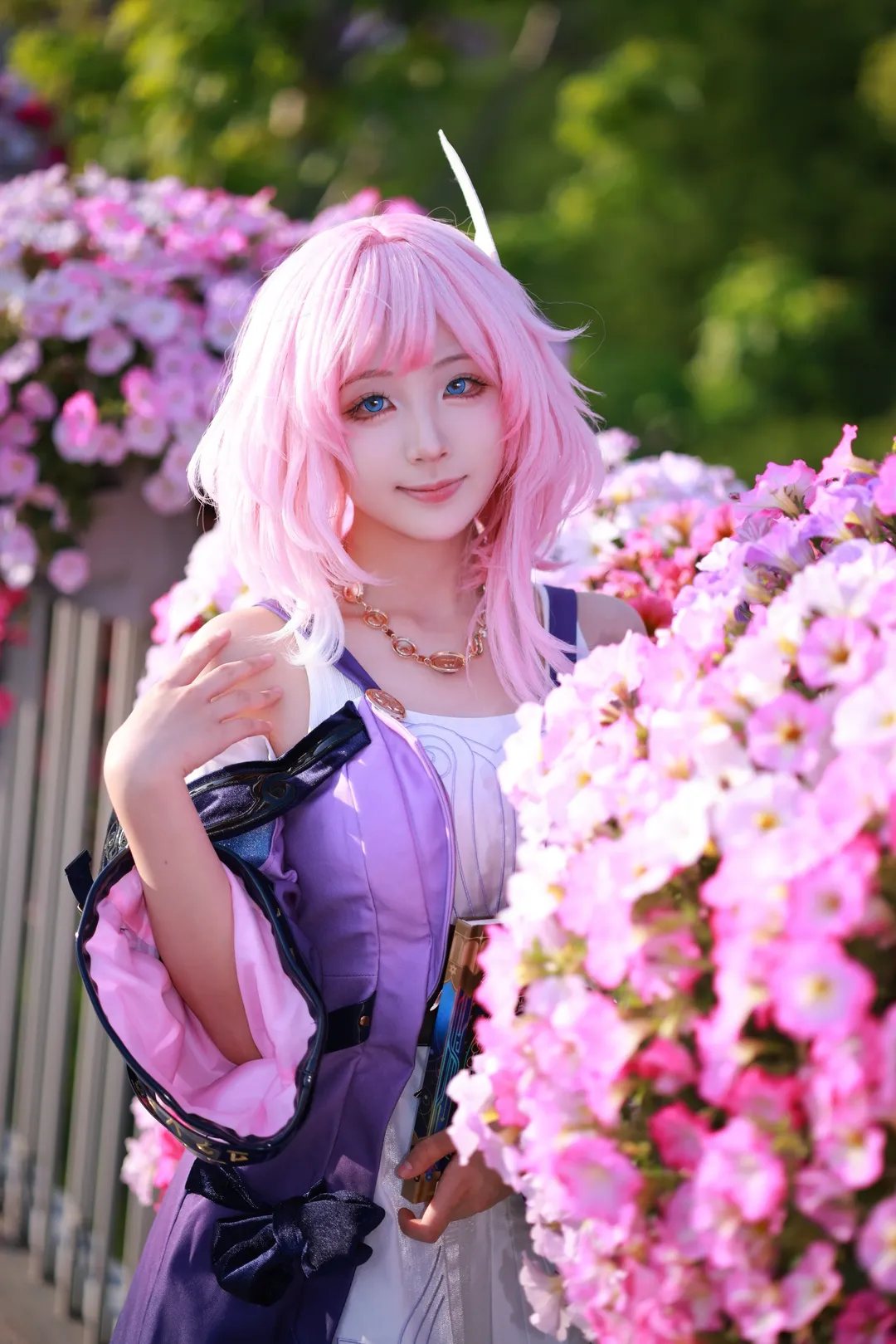 崩壊：スターレイル, ピンクウィッグコスプレ, キュレネ コスプレ, 屋外ポートレート撮影, 魔法書の小道具 - 2枚目