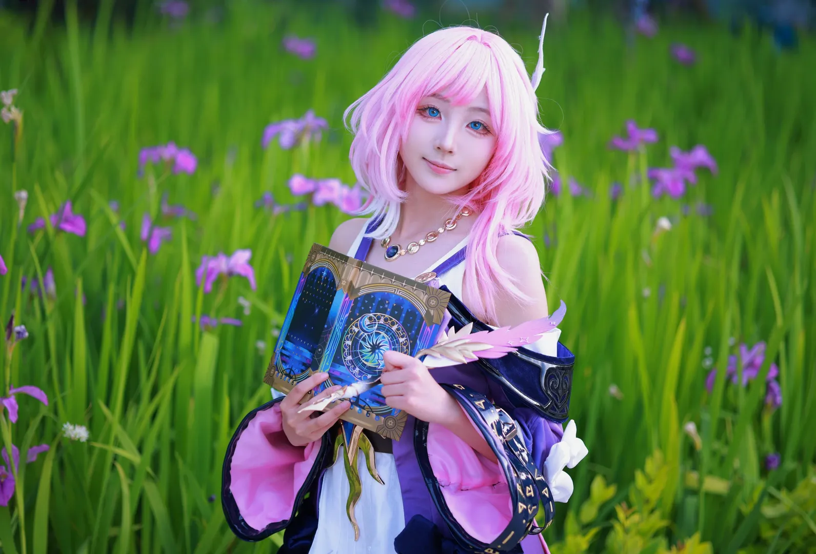 崩壊：スターレイル, ピンクウィッグコスプレ, キュレネ コスプレ, 屋外ポートレート撮影, 魔法書の小道具 - 5枚目