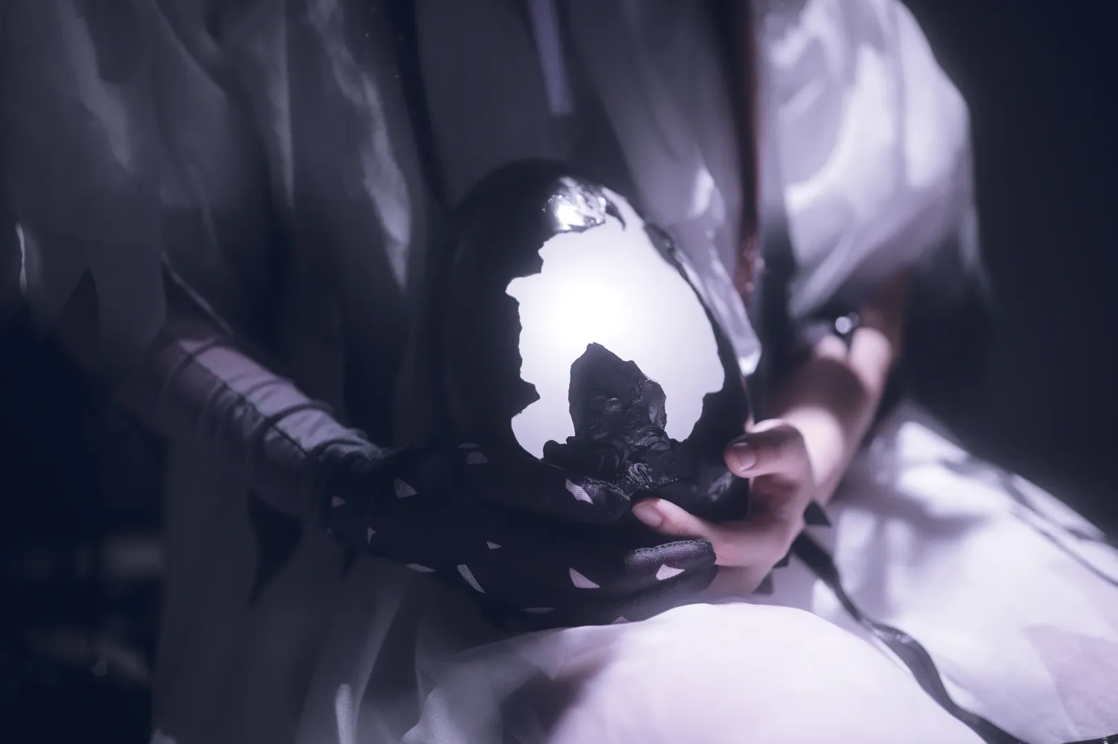 Arknights, Amiya cosplay, Atmospheric photography, Amiya, the Lord of Fiends, Dark style cosplay - Image 2