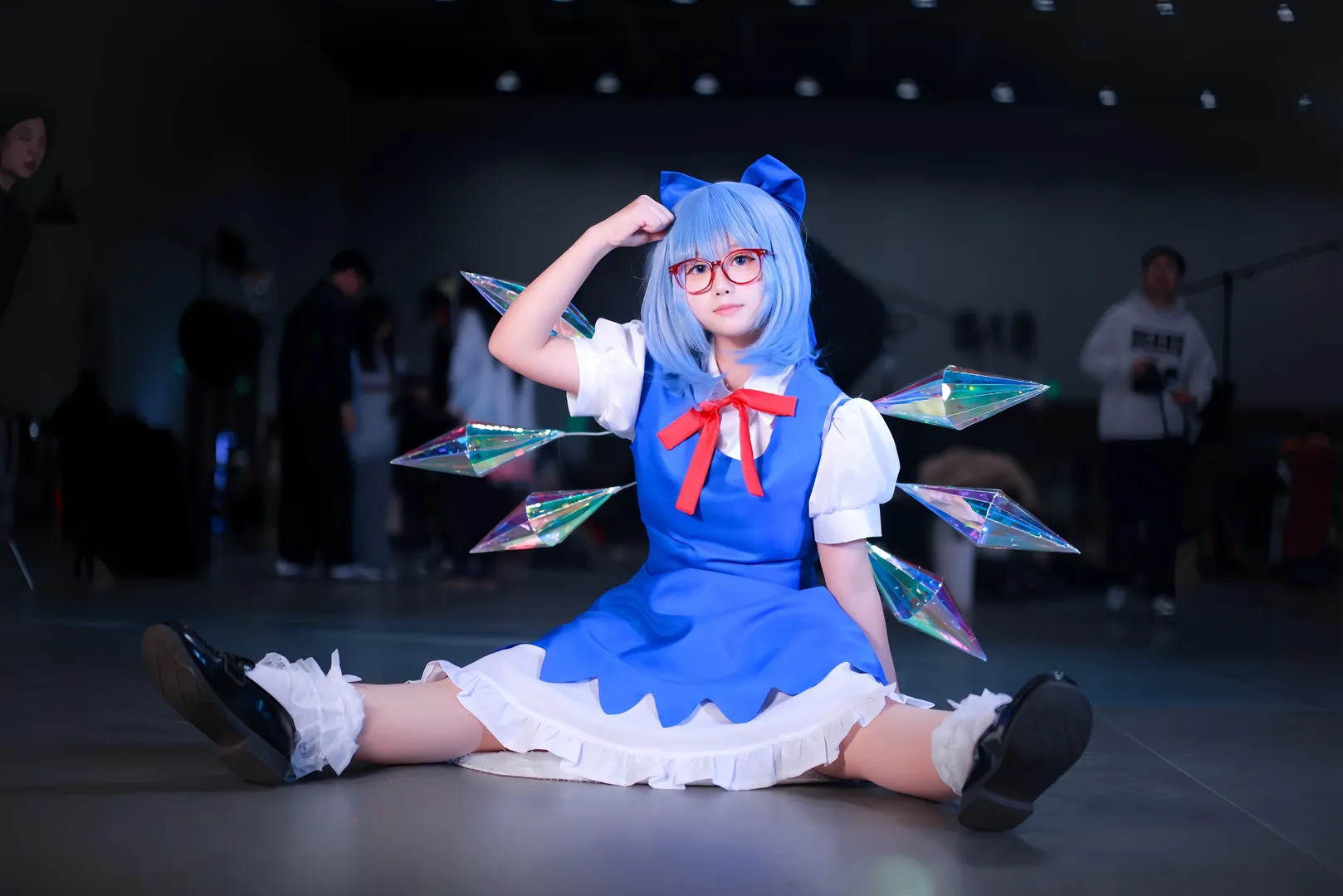东方project, cosplay摄影, 琪露诺cos, 水晶道具, 花边袜穿搭
