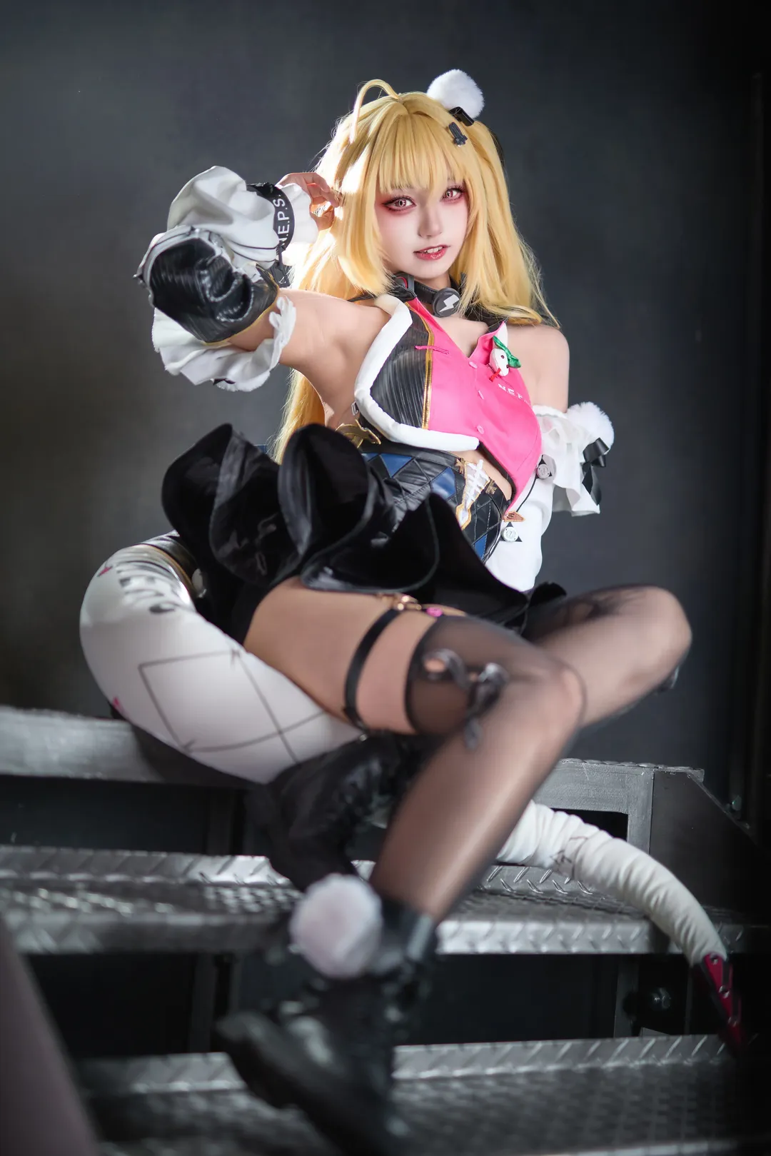 绝区零, 希希芙cos, cosplay, 工业风摄影, 黑丝 - 第1张