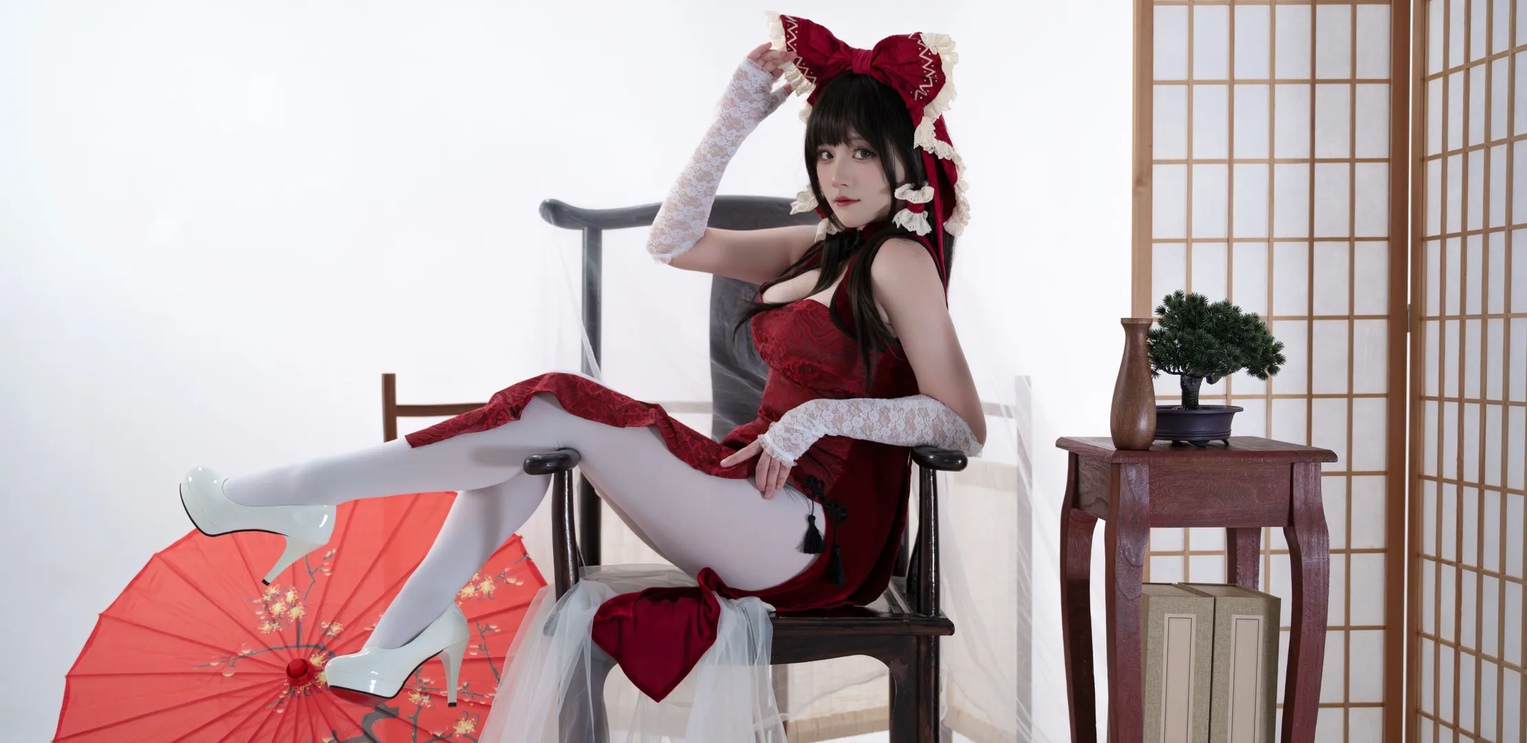 Reimu Hakurei Cosplay, Touhou Project, White thigh-highs outfit, Cheongsam cosplay, Shrine maiden photography - Image 4