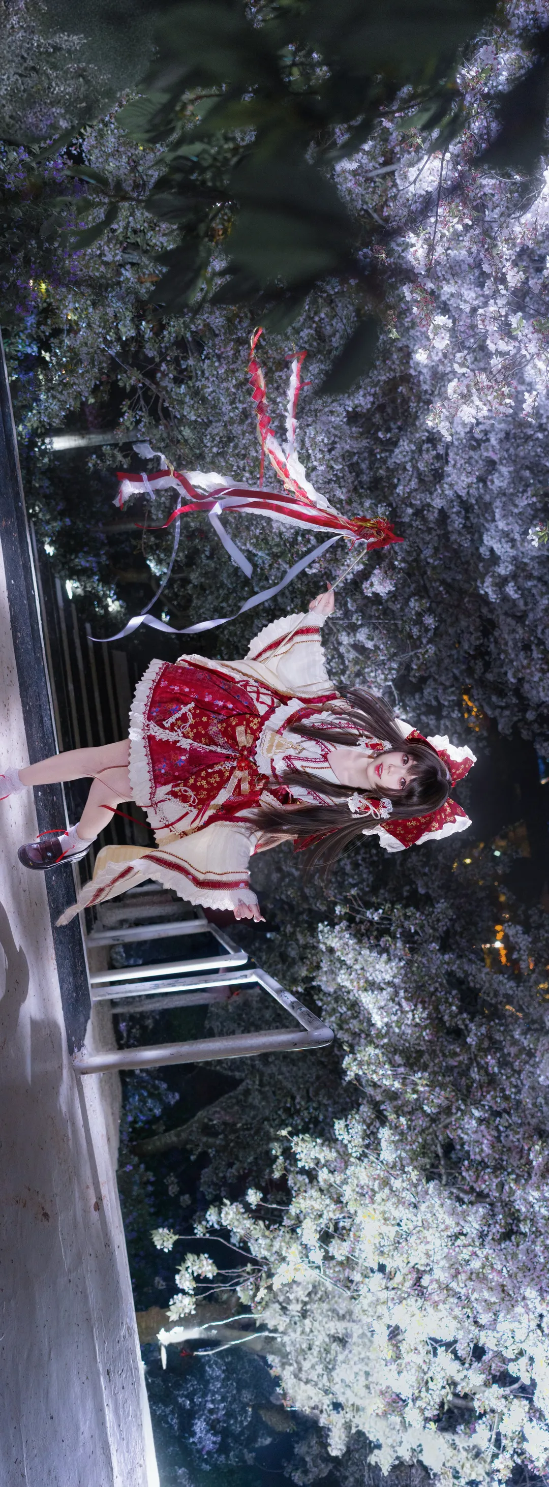 博丽灵梦cos, 东方project, 二次元cosplay, 夜景摄影, 夜樱少女