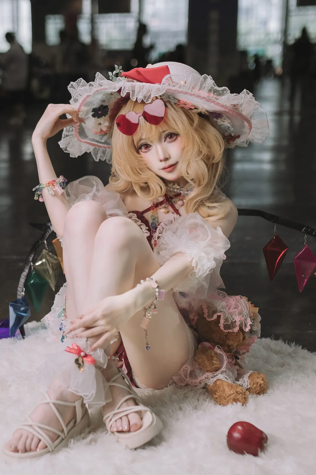 东方project, 漫展返图, 二次元cosplay, 芙兰朵露cos, 金发洋装 - 第1张