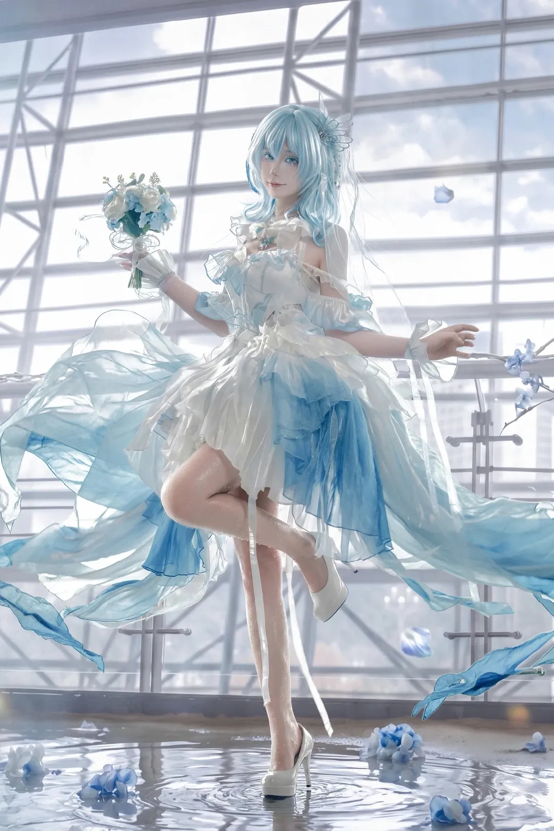 鸣潮, 守岸人cos, 月潮星纱, 白丝cos, 花嫁场照 - 第1张