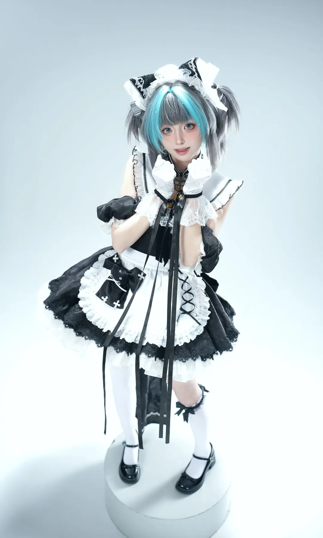 2D, cosplay, Cheshire Cosplay, Azur Lane, White stockings
