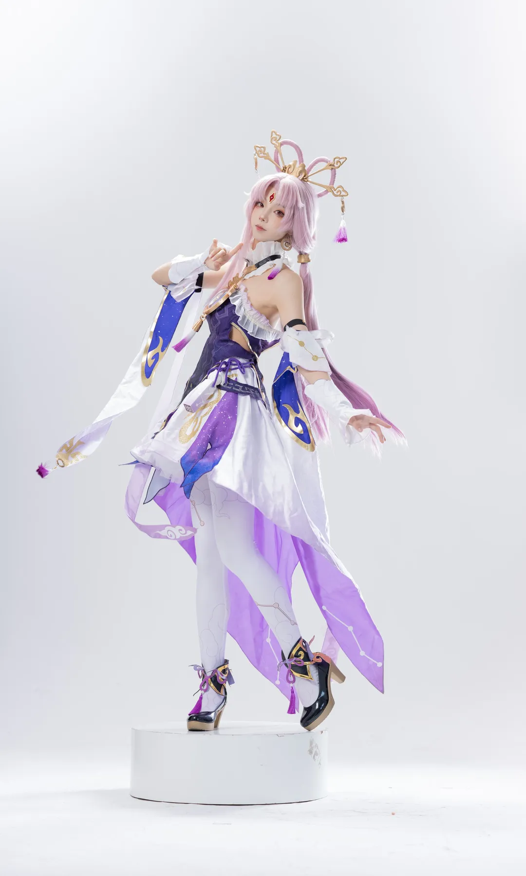 Fu Xuan cosplay, Honkai: Star Rail, White stockings cosplay, Studio photoshoot share, Xianxia style cosplay - Image 2