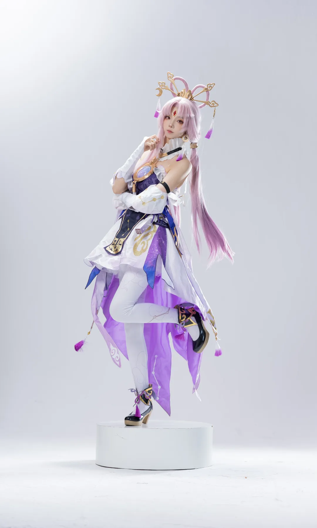 Fu Xuan cosplay, Honkai: Star Rail, White stockings cosplay, Studio photoshoot share, Xianxia style cosplay - Image 4
