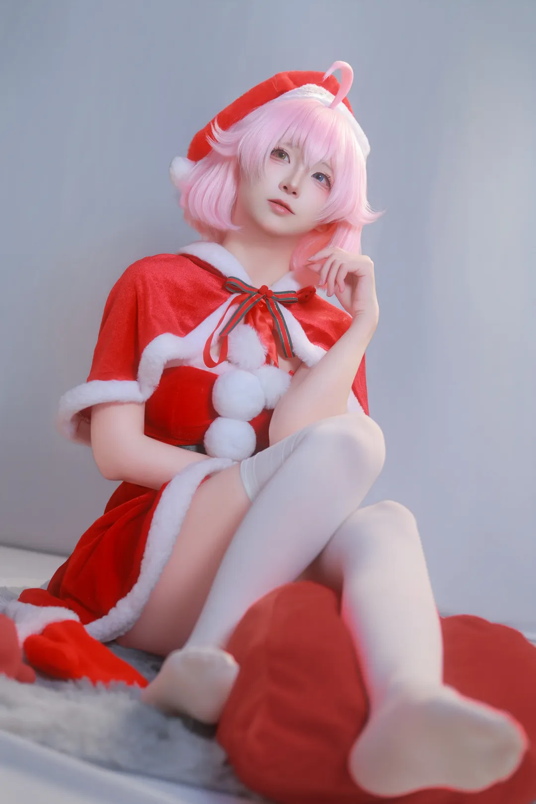 蔚蓝档案, 小鸟游星野cos, cosplay动作参考, 白丝穿搭, 圣诞cos - 第2张